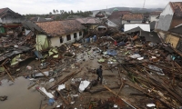 Total devastación dejó el tsunami que se registró el pasado sábado en Indonesia.