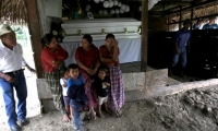 Velación de niño guatemalteco muerto en la frontera.