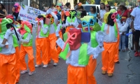 Disfraces tradicionales presentes en el desfile.