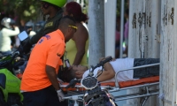El joven, que dice llamarse Carlos, fue llevado al centro asistencial de María Eugenia