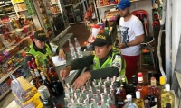 El licor incautado tenía un valor de 10 millones de pesos, de acuerdo con la Dian.