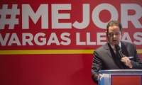 Vargas Lleras, con el logo #MejorVargasLleras recogió firmas para poder ser candidato presidencial.