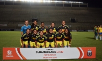 Selección Colombia Femenina sub 17, derrotó a Brasil 1-0. Andrea Pérez (segunda en la parte de arriba, de izquierda a derecha), jugó los 90 minutos.