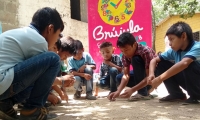 Niños indígenas de la comunidad Ette Ennaka del resguardo Nara Kajmanta.