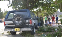 Versiones de testigo del hecho afirman que una camioneta marca Ford, de placa FTM-242 arrolló a la mujer y a su pareja.