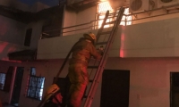 Incendio en El Rodadero fue atendido por los Bomberos.