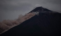  Así se ve la nube ardiente del volcán. 