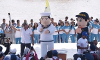 El Alcalde Char recibió el Fuego Centroamericano en el Gran Malecón del Río Magdalena.