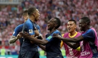 Mbappé celebra el cuarto gol.