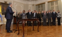 Los Ministros tomando posesión ante el Presidente Iván Duque.