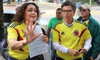  La senadora Angélica Lozano y Claudia López. 