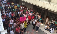 Así lucía a mediodía el centro de servicios Edificio Galaxia a la espera del alcalde Edgardo Pérez Díaz.