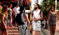 La pareja caminando por las calles de Cartagena