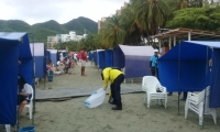 Limpieza de playa de El Rodadero.