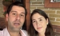 Selfie video del Mello junto a su esposa, Carina Cruz.