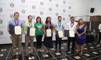 Las medallas fueron impuestas por la gobernadora Rosa Cotes y la secretaria del Interior departamental, Norma Vera Salazar.