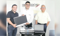 La Alcaldía le ha entregado equipos tecnológicos a Migración Colombia para mejorar sus capacidades. 
