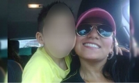 Jessy Paola Moreno Cruz con su hijo