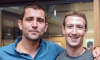 Chris Crox, uno de los primeros ingenieros de software de la compañía - el fundador de la red social Mark Zuckerberg