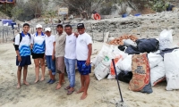 Jornada de limpieza adelantada en Playa Blanca.