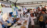 Jornada de degustación del pez león en la Marina de Santa Marta