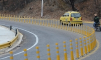 Los hitos plásticos o conos fueron instalados en las curvas más pronunciadas del sector del Ziruma para evitar accidentes.