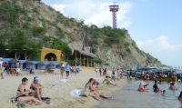 En Playa Blanca y El Rodadero realizaron jornadas de limpieza para recibir a los turistas.