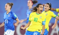 Marta celebra el gol de la clasificación. 