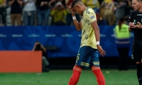 El lateral izquierdo erró su cubro ante Chile y Colombia quedó eliminada de la Copa.