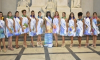 Candidatas al Reinado Nacional del Mar 2019, acompañadas de la Capitana Nacional 2018, Kelly Puerta y la Reina Anfitriona, Patricia Hurtado Dávila.