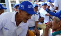 Abuelos samarios en el Centro de Vida de Bastidas.