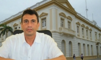 Julio David Alzamora, presidente de la Asamblea, cuestionado por presunto acceso carnal abusivo. 