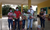 Brindando apoyo a los estudiantes y familiares en Fundación, Aracataca y El Retén.