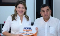 Alcaldesa Virna Johnson y Édgar Martínez, director del Inred.