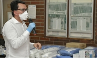 Carlos Caicedo en su visita al Julio Méndez Barreneche.