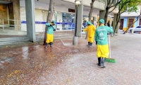 Limpieza y desinfección de las calles de Santa Marta.
