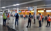 Inspección de la Aerocivil en el Aeropuerto Simón Bolívar.