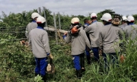 Operarios de Electricaribe.
