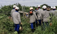 Operarios de Electricaribe.