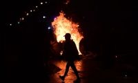 Imágenes de disturbios en la segunda noche de protestas, en Bogotá.