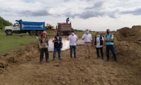 En visita a la vía, el director General del Invías, Juan Esteban Gil verifico con el director Ejecutivo de Cormagdalena, Pedro Pablo Jurado el estado de la vía actual, la vía alterna y los trabajos que se adelantan en la Isla Tamarindo.