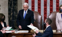 Mike Pence, actual Vicepresidente de Estados Unidos, lideró la sesión de ambas cámaras.