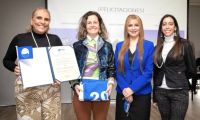 Acto de entrega de la renovación 'Blue Flag' para la playa en el Zuana.