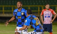 Brayan Moreno celebra tras anotar el primer gol de la noche.