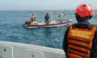 Pescadores rescatados en Cartagena.