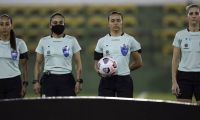 Primer cuarteto arbitral femenino que dirige en un partido de Libertadores.