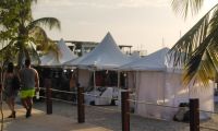 Feria ubicada en la playa de la Bahía de Santa Marta. 