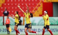 Mariana Muñoz celebrando su gol.