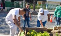 Los tres conductores tuvieron que arreglar el separador por su cuenta.