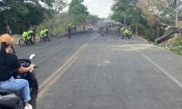 Policía y Ejército Nacional retomando la vigilancia en las vías afectadas.